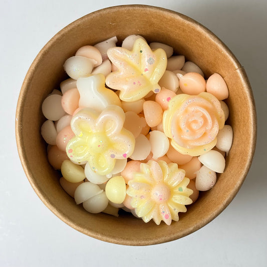 MELTS THAT MATTER -Lenny Pink Tulips & White Jasmine Wax Melt Scoopies